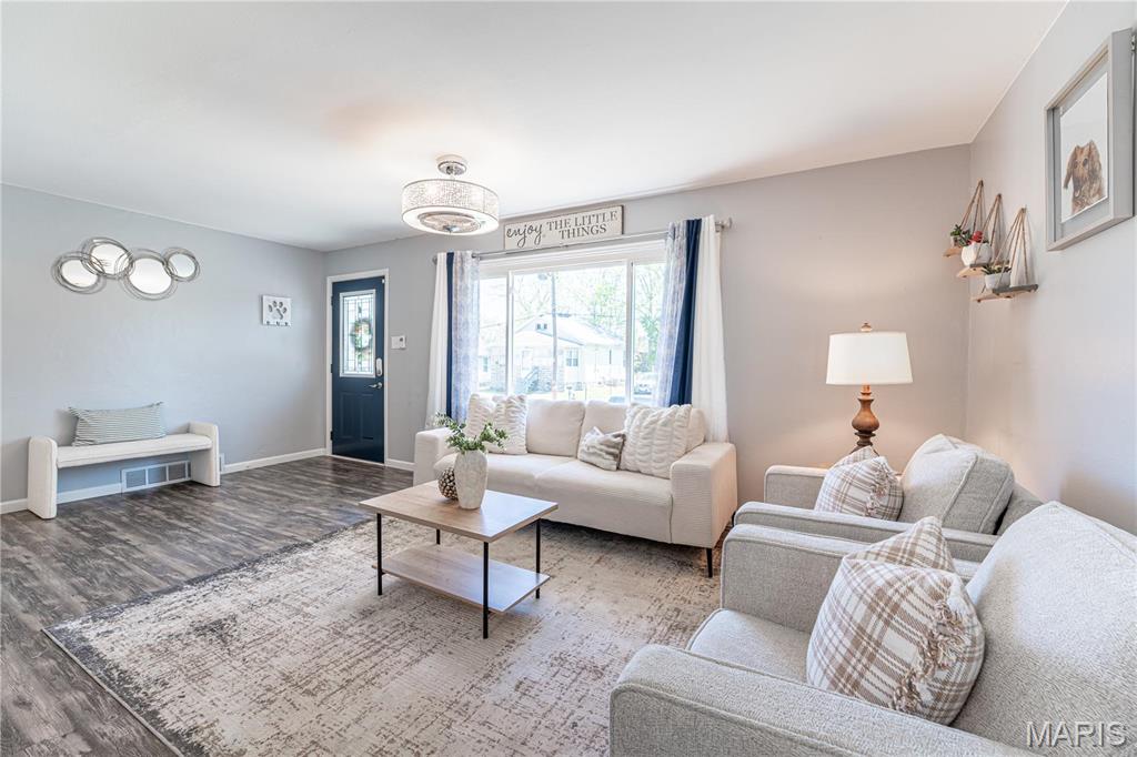 5th image of 209 Madison Ave, Saint Louis, MO 63119 | MLS# MIS25020800