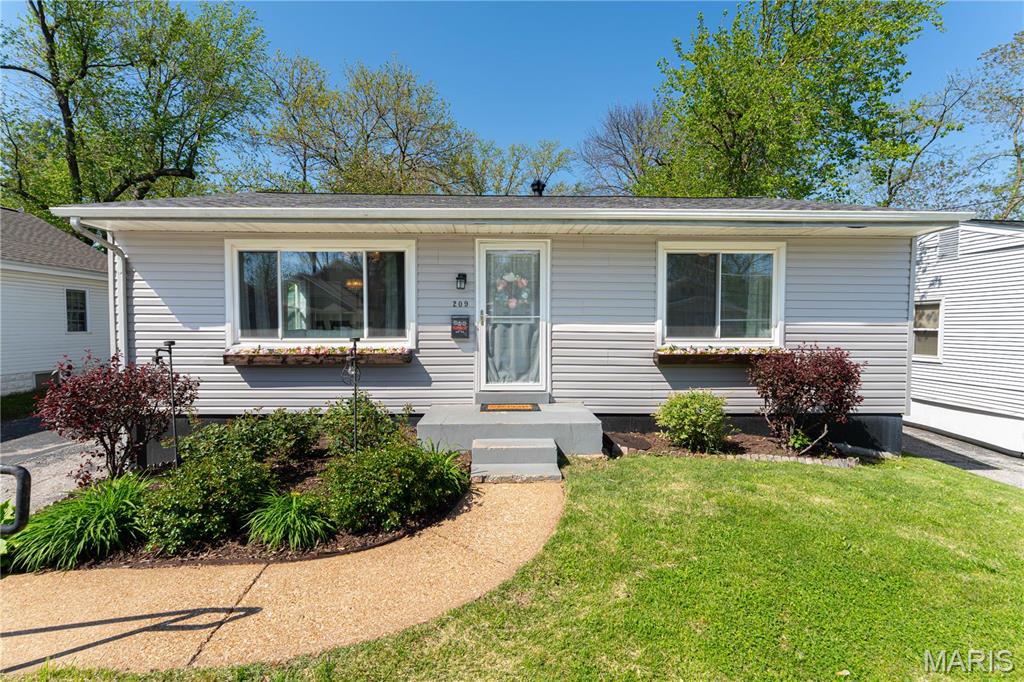 1st image of 209 Madison Ave, Saint Louis, MO 63119 | MLS# MIS25020800