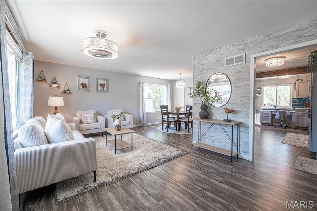 3rd image of 209 Madison Ave, Saint Louis, MO 63119 | MLS# MIS25020800