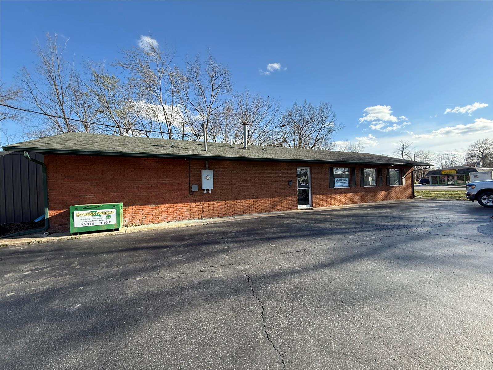 Homes for sale in Montgomery, MO | 400 S Sturgeon St, Montgomery, MO 63361 | MLS# MIS25020919