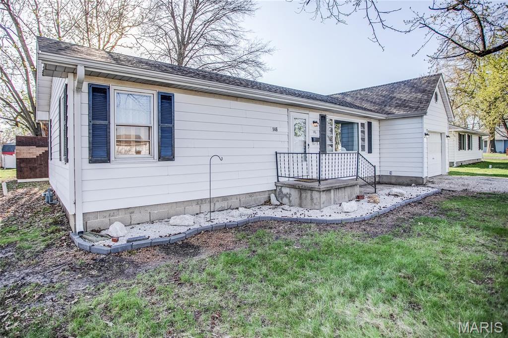 Homes for sale in Jerseyville, IL | 146 Roberts St, Jerseyville, IL 62052 | MLS# MIS25021638