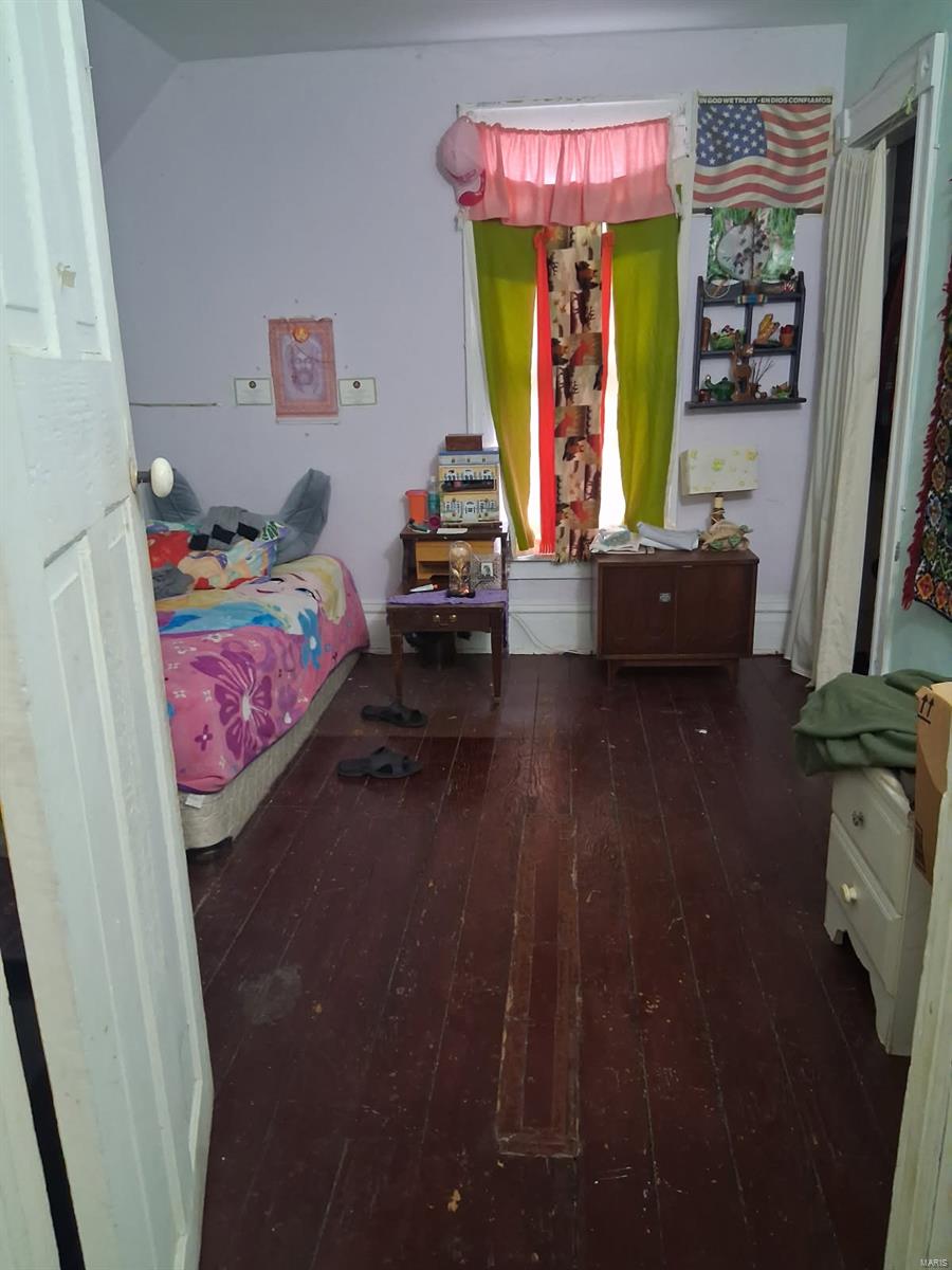 Homes for sale in Rockford, IL | 407 N Avon St, Rockford, IL 61101 | MLS# MIS25021698