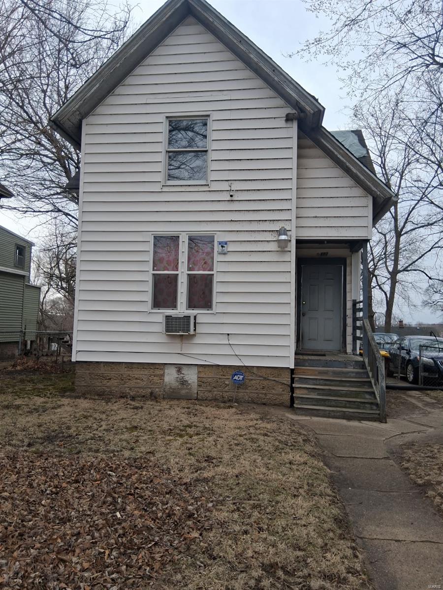 Homes for sale in Rockford, IL | 407 N Avon St, Rockford, IL 61101 | MLS# MIS25021698