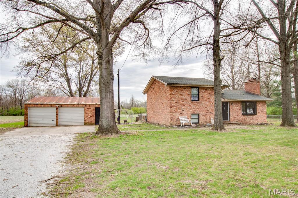 Homes for sale in Jerseyville, IL | 16776 Indian Lake Rd, Jerseyville, IL 62052 | MLS# MIS25022165