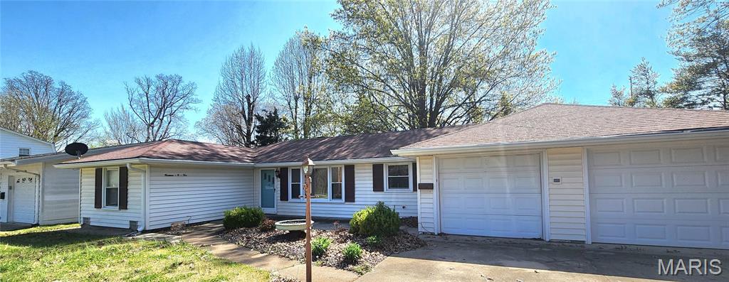 Homes for sale in Chester, IL | 1402 Opdyke St, Chester, IL 62233 | MLS# MIS25022204