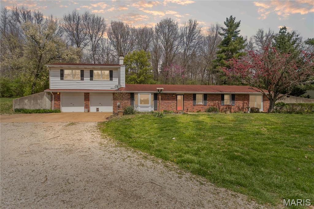 Homes for sale in Dow, IL | 26152 Beltrees Road, Dow, IL 62022 | MLS# MIS25022818