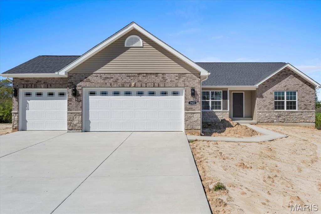 Homes for sale in Florissant, MO | 1423 Wild Ridge Estates Ct, Florissant, MO 63033 | MLS# MIS25023430