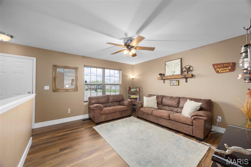 Homes for sale in Winfield, MO | 87 Swaying Pine Ln, Winfield, MO 63389 | MLS# MIS25023481