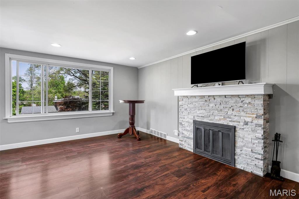 Homes for sale in St. Louis, MO | 831 Diversey Dr, St. Louis, MO 63126 | MLS# MIS25023483