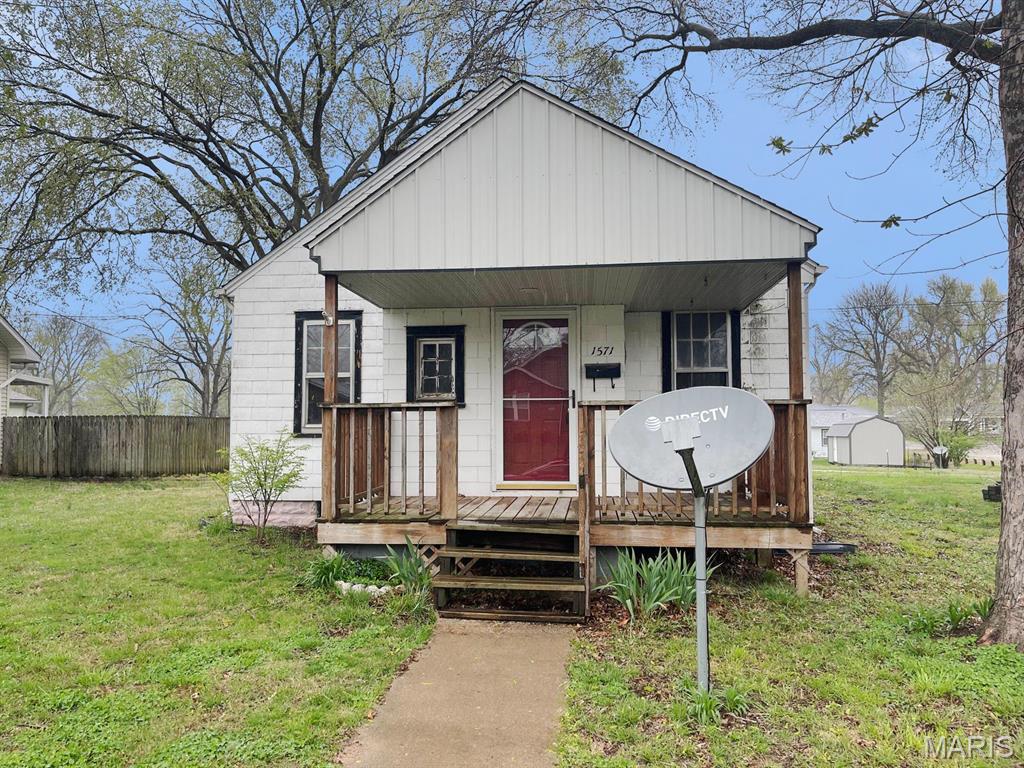 Homes for sale in Carlyle, IL | 1571 Fairfax St, Carlyle, IL 62231 | MLS# MIS25023539