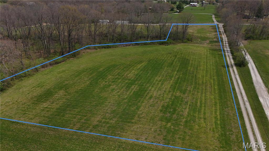 Homes for sale in Brighton, IL | 20765 Oak Rest Road, Brighton, IL 62012 | MLS# MIS25023540