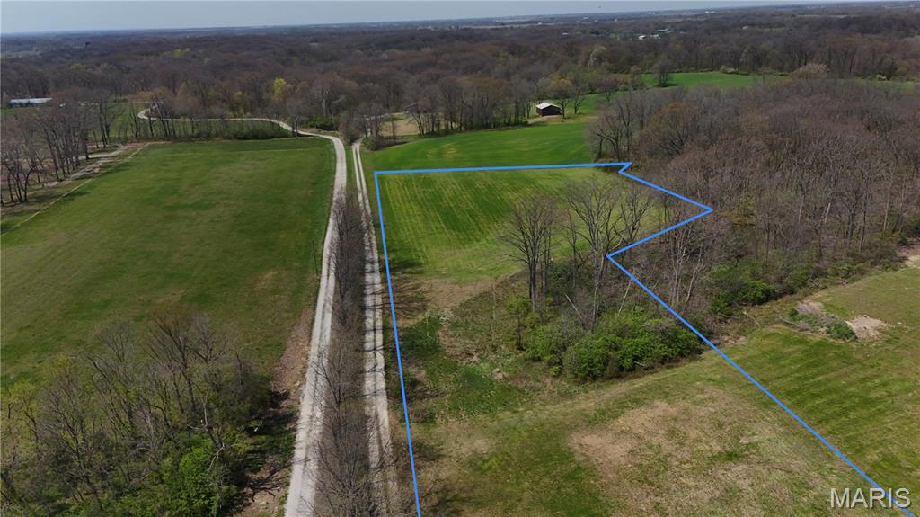 Homes for sale in Brighton, IL | 20765 Oak Rest Road, Brighton, IL 62012 | MLS# MIS25023540