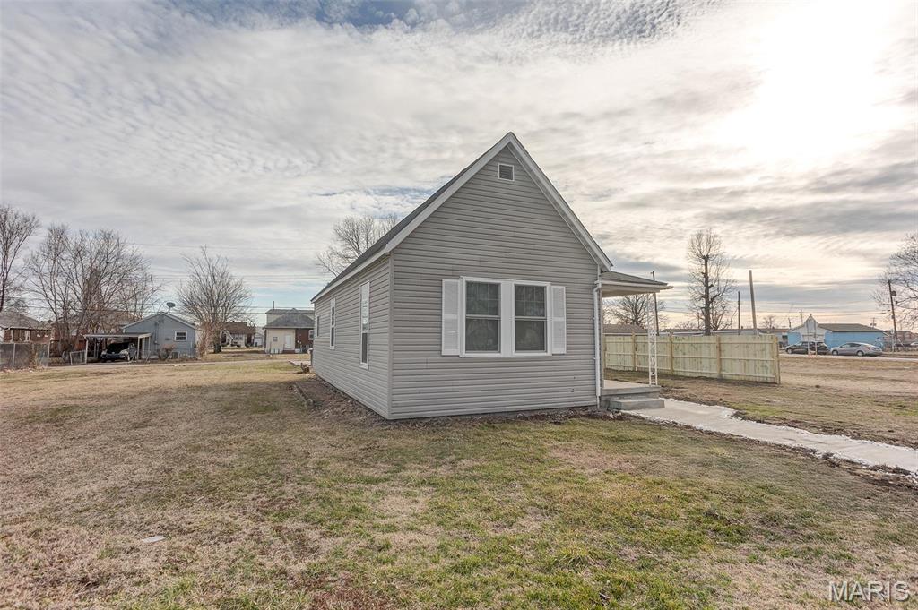 Homes for sale in Madison, IL | 1656 3Rd St, Madison, IL 62060 | MLS# MIS25024374