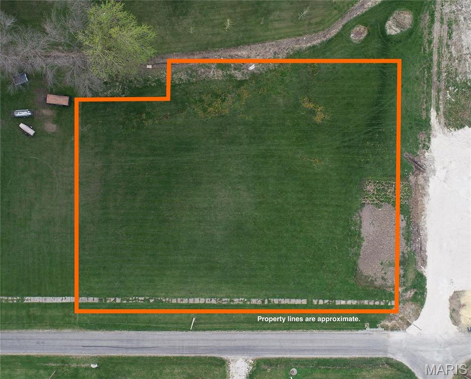 Homes for sale in La Belle, MO | 415 N 5Th St, La Belle, MO 63447 | MLS# MIS25024478