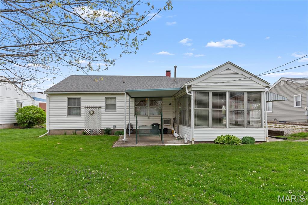 Homes for sale in Jerseyville, IL | 202 Snedeker St, Jerseyville, IL 62052 | MLS# MIS25024661