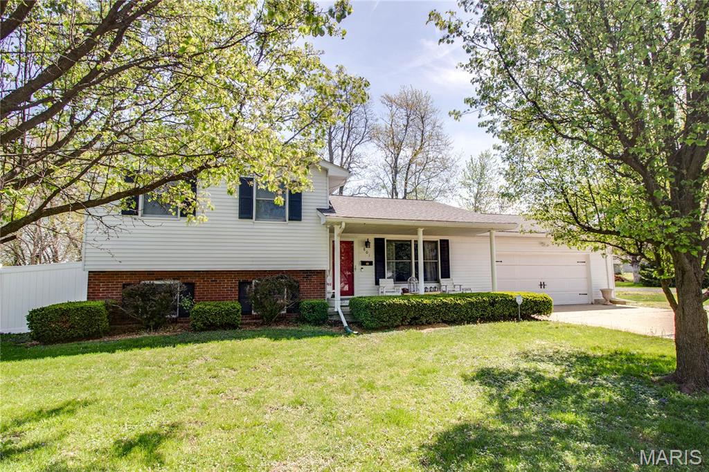 Homes for sale in Jerseyville, IL | 801 High St, Jerseyville, IL 62052 | MLS# MIS25024978