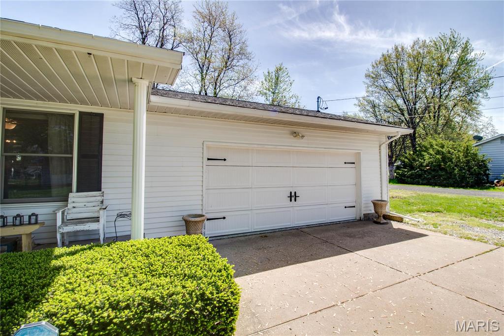 Homes for sale in Jerseyville, IL | 801 High St, Jerseyville, IL 62052 | MLS# MIS25024978