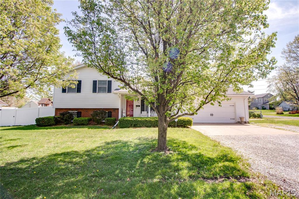 Homes for sale in Jerseyville, IL | 801 High St, Jerseyville, IL 62052 | MLS# MIS25024978