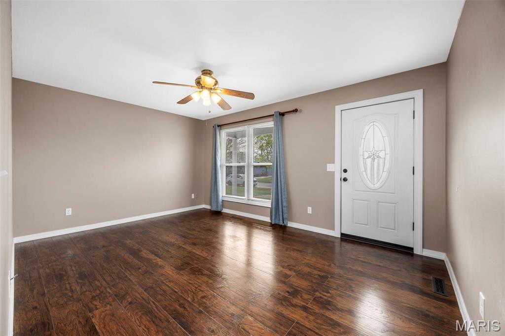 Homes for sale in Troy, MO | 915 Countryside Dr, Troy, MO 63379 | MLS# MIS25024994