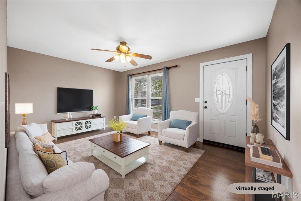 Homes for sale in Troy, MO | 915 Countryside Dr, Troy, MO 63379 | MLS# MIS25024994