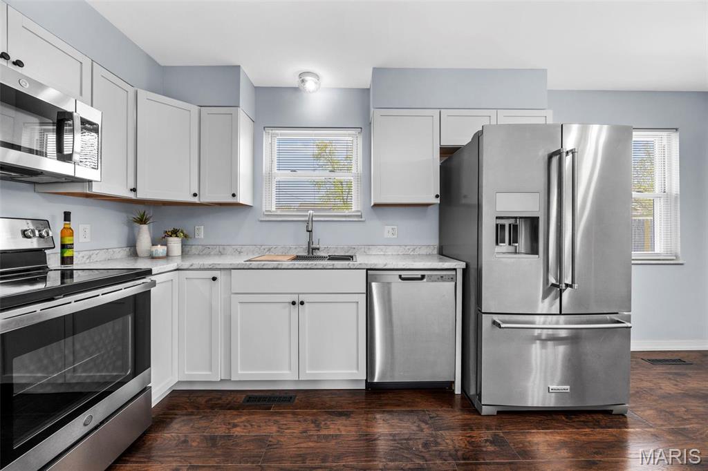 Homes for sale in Troy, MO | 915 Countryside Dr, Troy, MO 63379 | MLS# MIS25024994