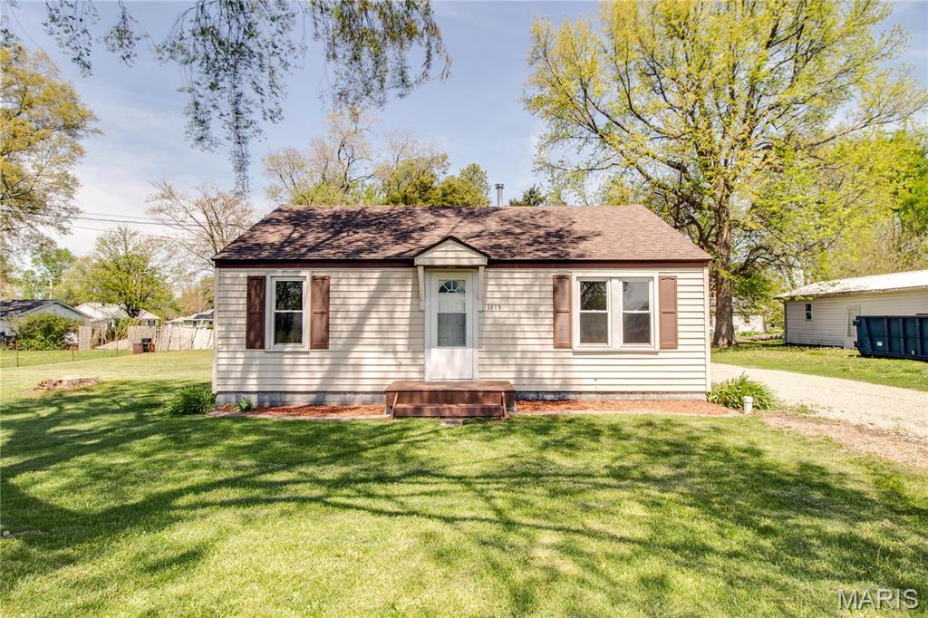 Homes for sale in Jerseyville, IL | 1115 W Carpenter St, Jerseyville, IL 62052 | MLS# MIS25025123