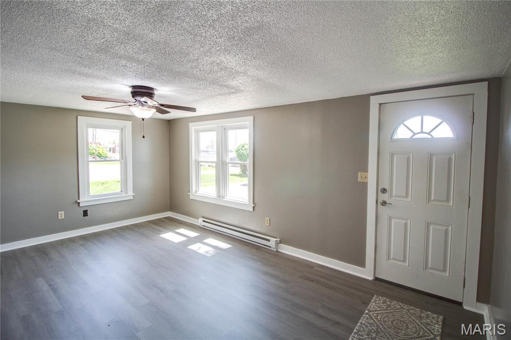 Homes for sale in Jerseyville, IL | 1115 W Carpenter St, Jerseyville, IL 62052 | MLS# MIS25025123