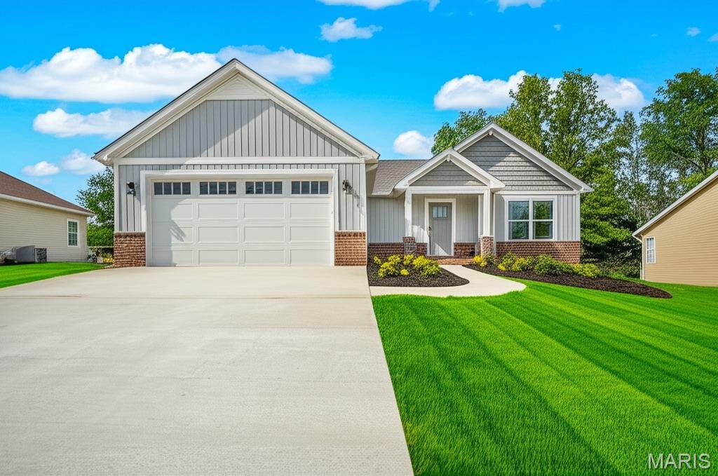 Homes for sale in Waterloo, IL | 403 Briarcliff Dr, Waterloo, IL 62298 | MLS# MIS25025483