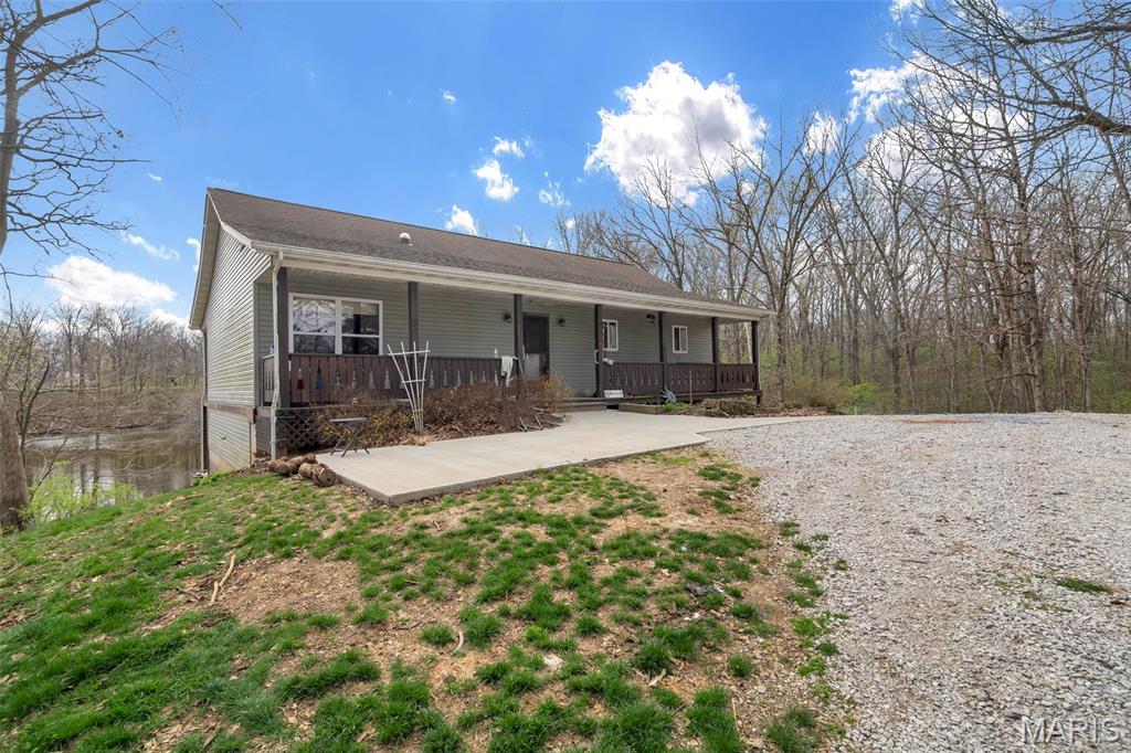 Homes for sale in Brighton, IL | 21537 Crystal Blvd, Brighton, IL 62012 | MLS# MIS25025551