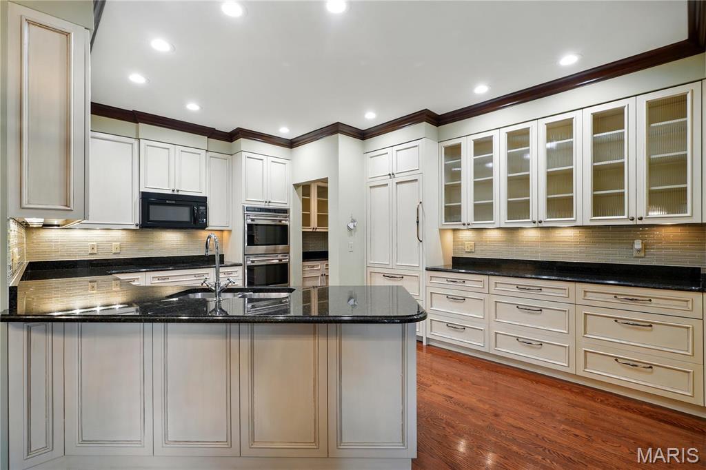 Homes for sale in Chesterfield, MO | 14021 Woods Mill Cove Dr, Chesterfield, MO 63017 | MLS# MIS25025658