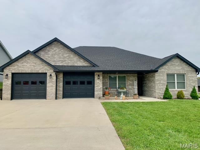 Homes for sale in Hannibal, MO | 300 Braeburn Dr, Hannibal, MO 63401 | MLS# MIS25027398