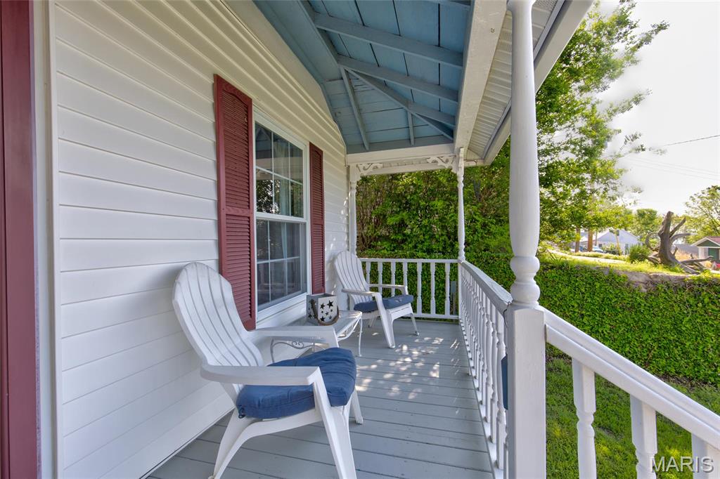 Homes for sale in Grafton, IL | 18 E Clinton St, Grafton, IL 62037 | MLS# MIS25027585