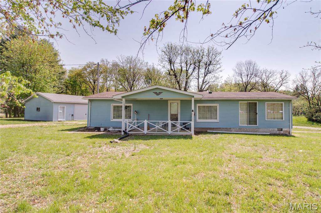 Homes for sale in Jerseyville, IL | 16684 Indian Lake Rd, Jerseyville, IL 62052 | MLS# MIS25027732