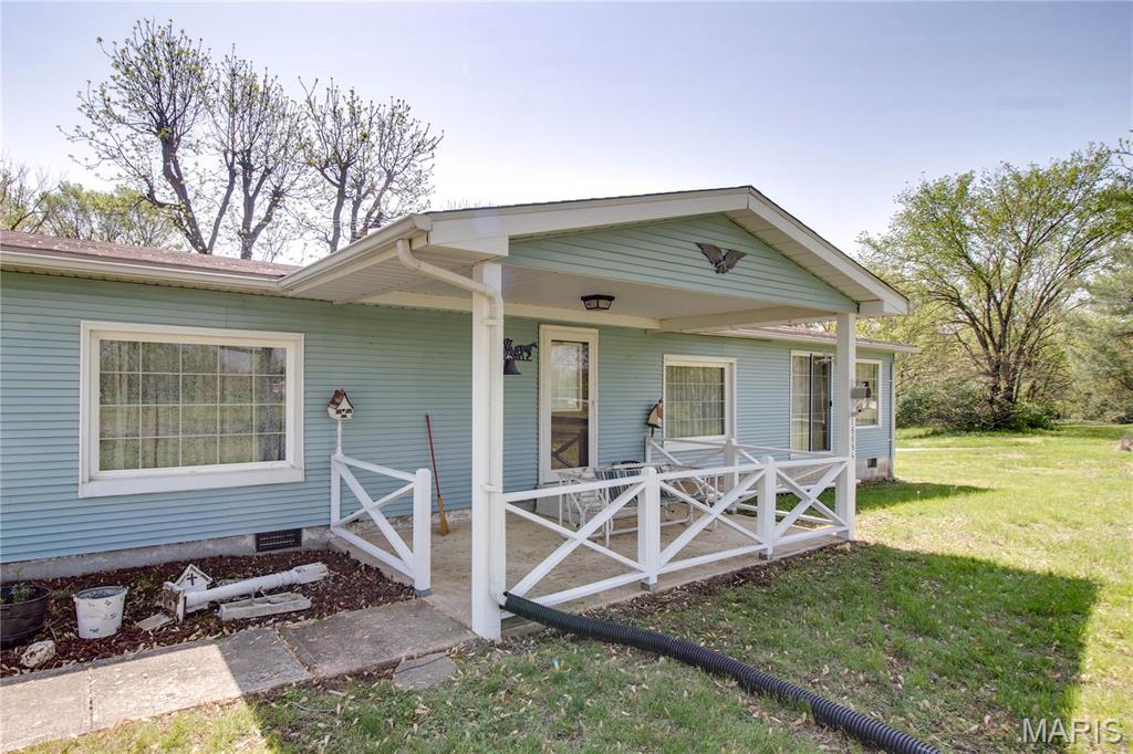 Homes for sale in Jerseyville, IL | 16684 Indian Lake Rd, Jerseyville, IL 62052 | MLS# MIS25027732