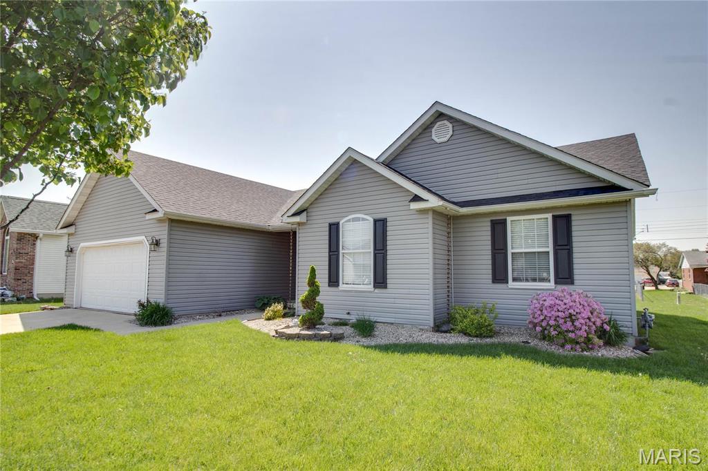 Homes for sale in Jerseyville, IL | 610 Cross Winds Ct, Jerseyville, IL 62052 | MLS# MIS25027735