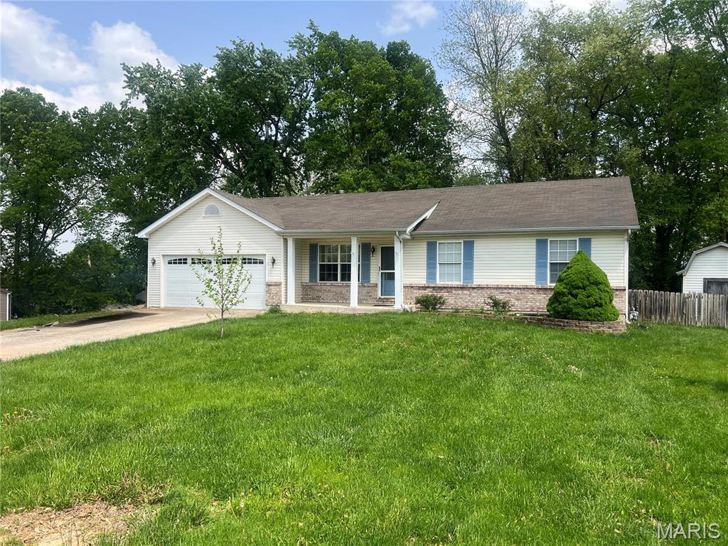 Homes for sale in Winfield, MO | 348 Fourbush Ct, Winfield, MO 63389 | MLS# MIS25027742