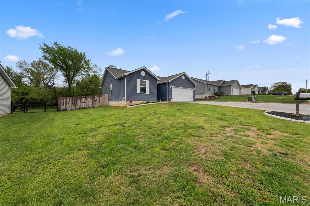 Homes for sale in Winfield, MO | 113 Linder Ln, Winfield, MO 63389 | MLS# MIS25028213