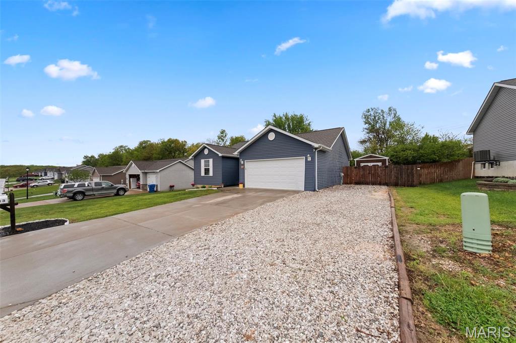 Homes for sale in Winfield, MO | 113 Linder Ln, Winfield, MO 63389 | MLS# MIS25028213