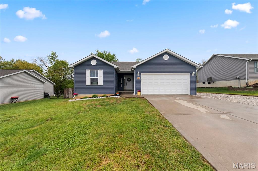 Homes for sale in Winfield, MO | 113 Linder Ln, Winfield, MO 63389 | MLS# MIS25028213