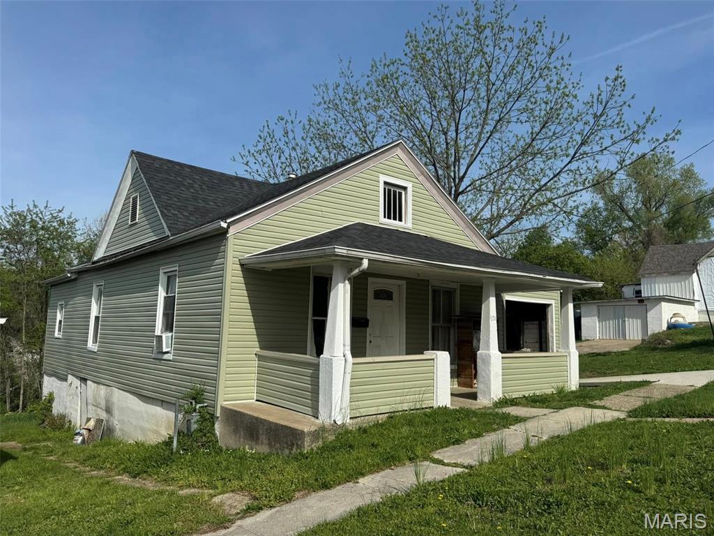 Homes for sale in Hannibal, MO | 921 Georgia St, Hannibal, MO 63401 | MLS# MIS25028515