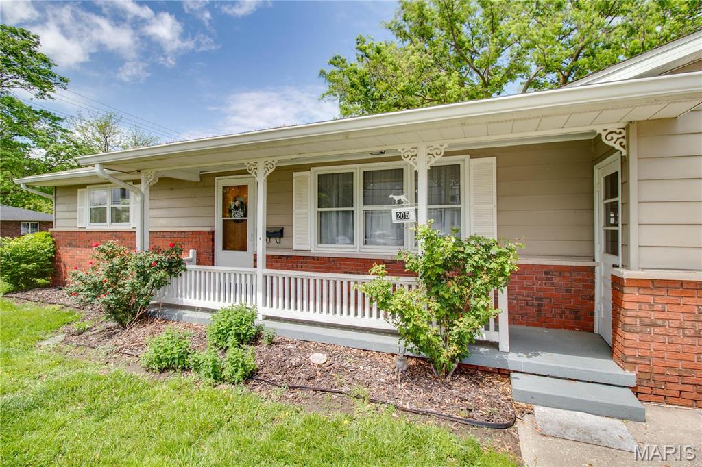 Homes for sale in Jerseyville, IL | 205 W Prairie St, Jerseyville, IL 62052 | MLS# MIS25028548