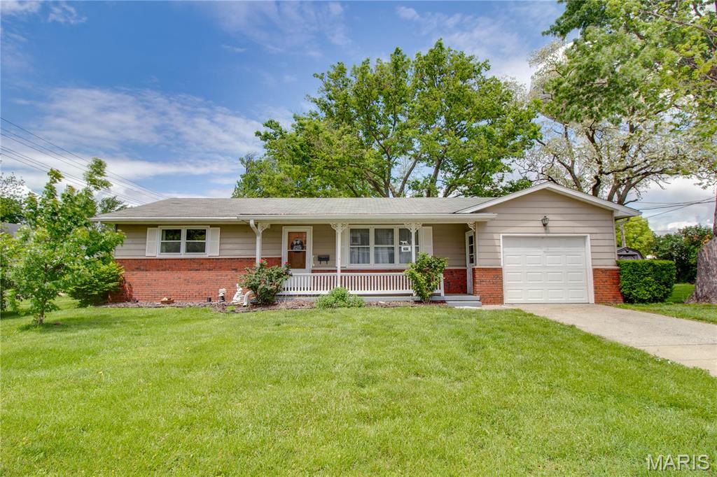 Homes for sale in Jerseyville, IL | 205 W Prairie St, Jerseyville, IL 62052 | MLS# MIS25028548