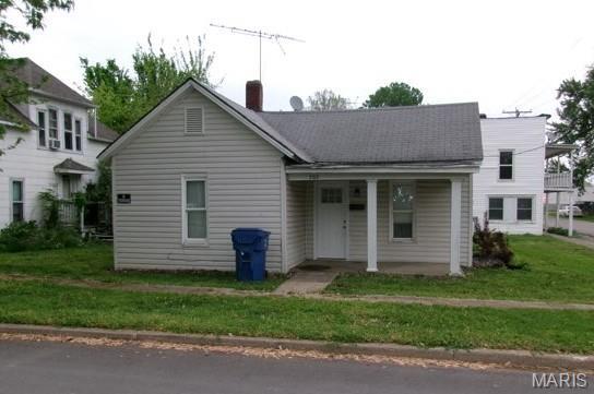 Homes for sale in Elsberry, MO | 202 N Third St, Elsberry, MO 63343 | MLS# MIS25028621