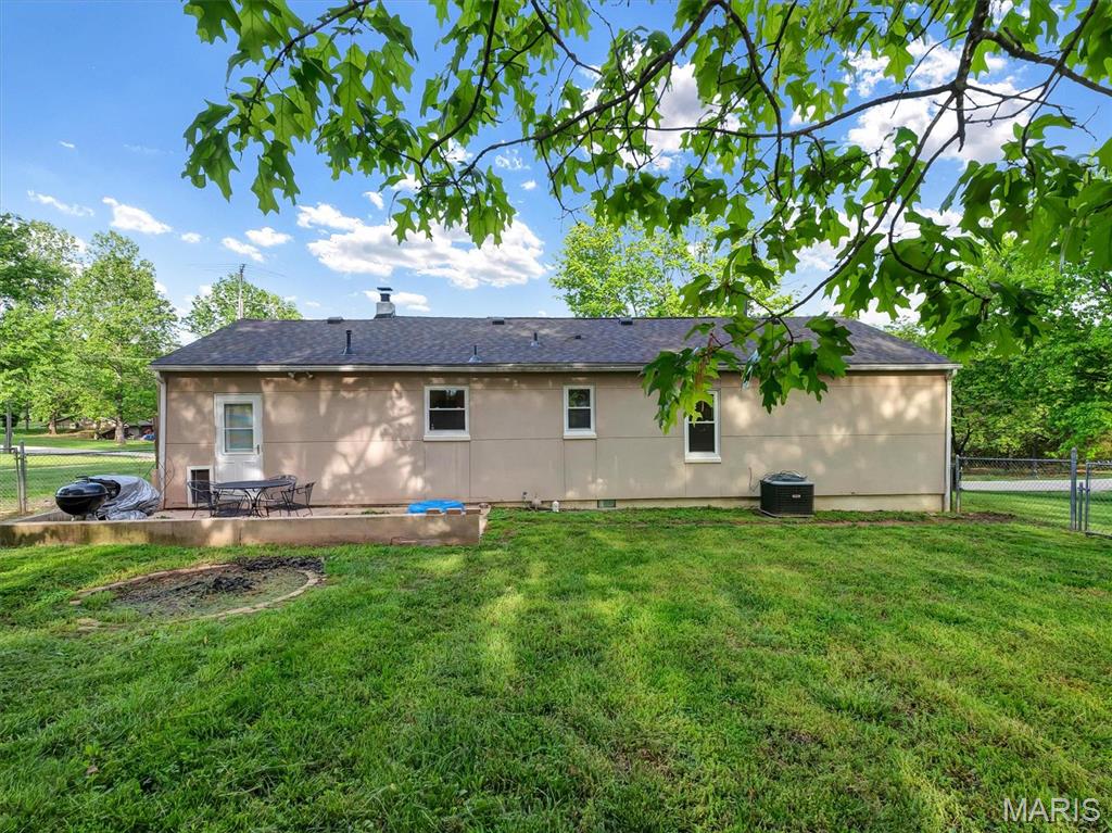 Homes for sale in Sullivan, MO | 1101 Sunset Dr, Sullivan, MO 63080 | MLS# MIS25029350