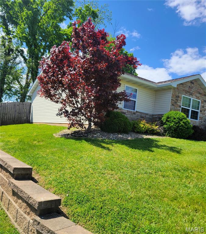 Homes for sale in Hannibal, MO | 113 Stone Ridge Dr, Hannibal, MO 63401 | MLS# MIS25029378