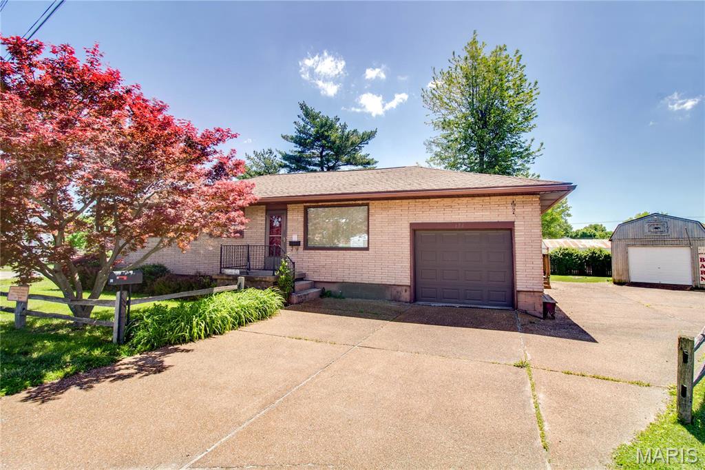 Homes for sale in Jerseyville, IL | 122 Kirby St, Jerseyville, IL 62052 | MLS# MIS25029613