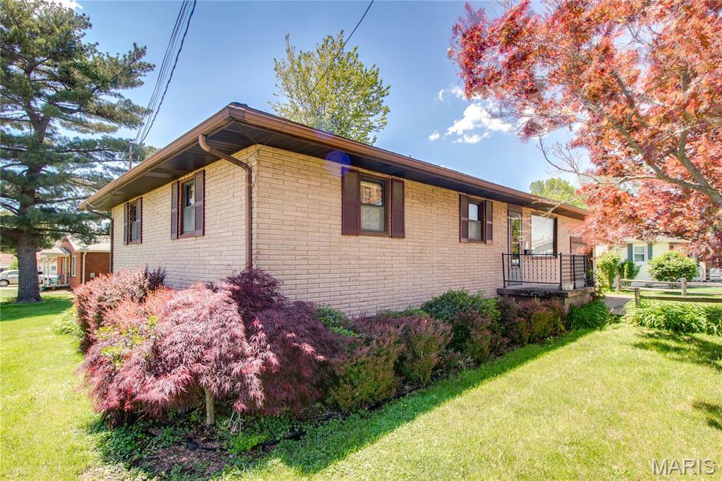 Homes for sale in Jerseyville, IL | 122 Kirby St, Jerseyville, IL 62052 | MLS# MIS25029613