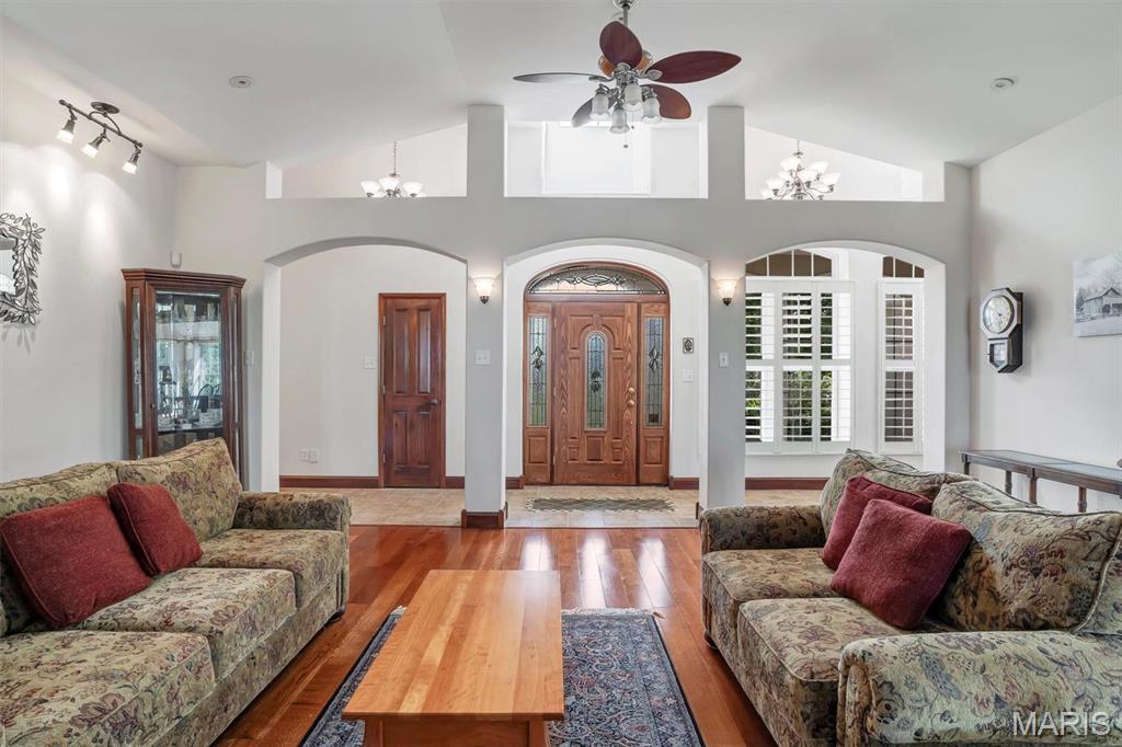 Homes for sale in De Soto, MO | 3033 Oakvale Rd, De Soto, MO 63020 | MLS# MIS25030074