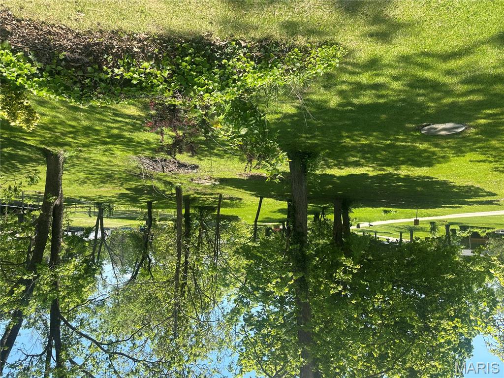 Homes for sale in Winfield, MO | 139 E Horseshoe Bend Dr, Winfield, MO 63389 | MLS# MIS25030824