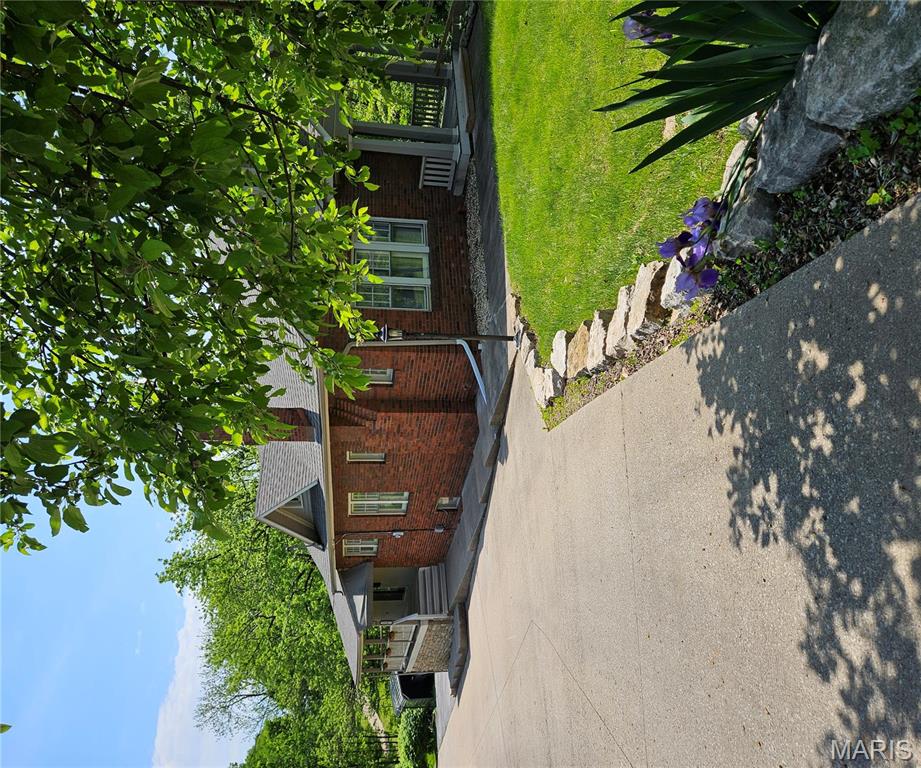 Homes for sale in Hannibal, MO | 2301 Palmyra Rd, Hannibal, MO 63401 | MLS# MIS25030977